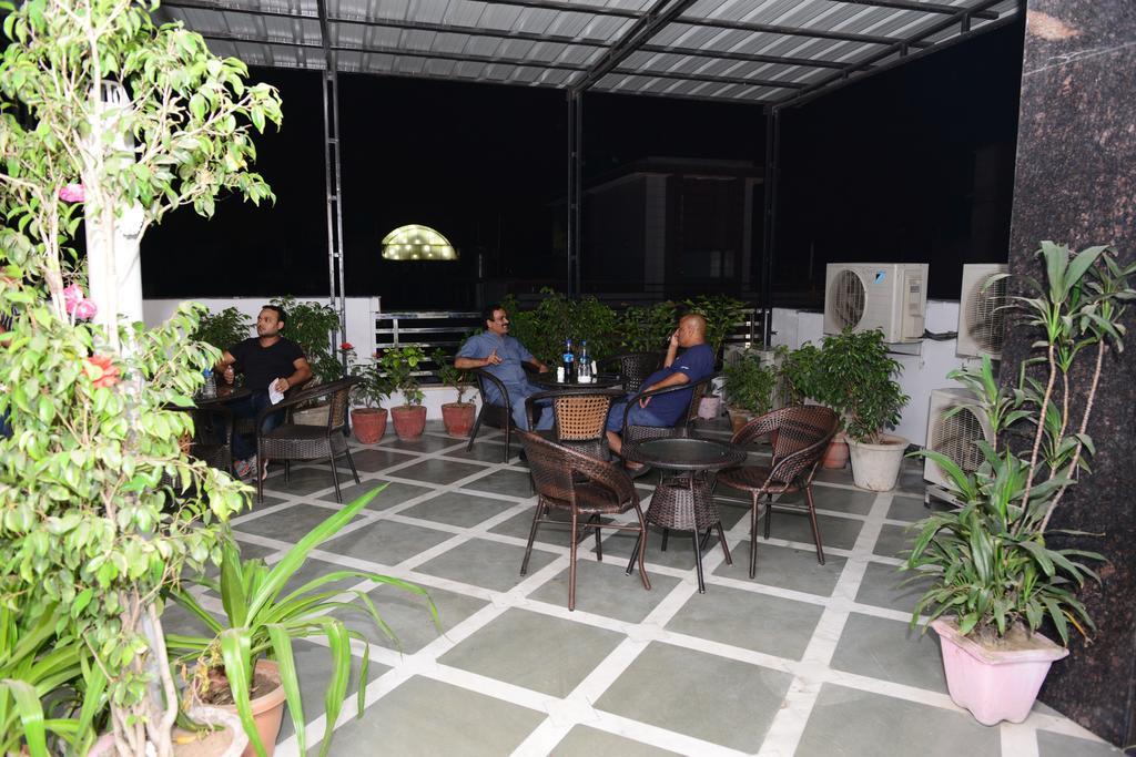 Hotel Cabana @ Pahar Ganj Új-Delhi Kültér fotó