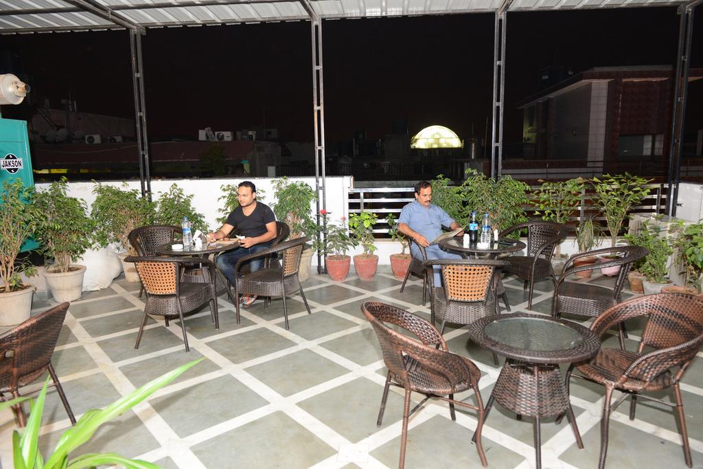 Hotel Cabana @ Pahar Ganj Új-Delhi Kültér fotó