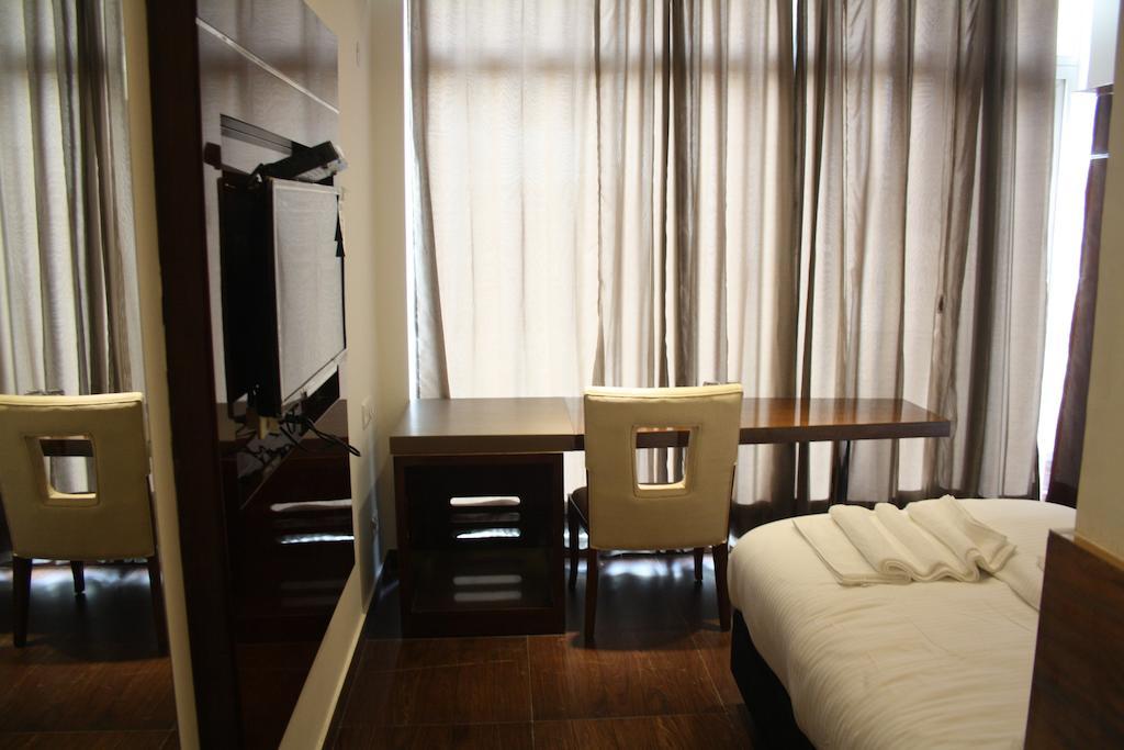 Hotel Cabana @ Pahar Ganj Új-Delhi Szoba fotó